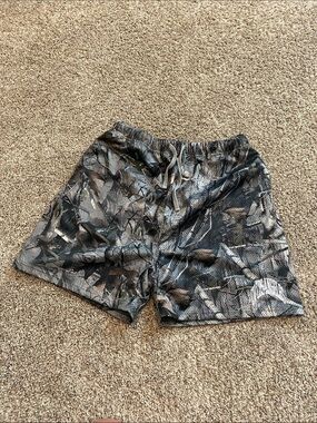 Tilly's Men's Camo Athletic Shorts - Gray/Green